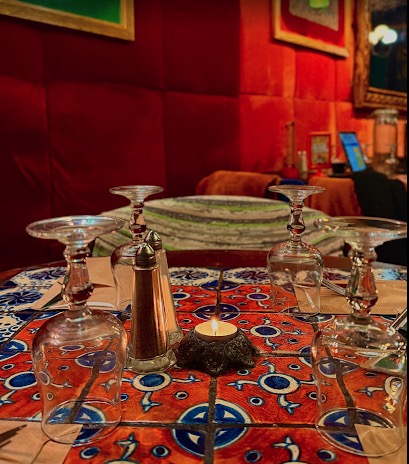 Table dress&eacute;e &agrave; la bougie, ambiance tamis&eacute;e du soir chez El Gringo