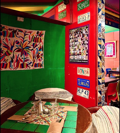 Int&eacute;rieur color&eacute; et authentique du restaurant El Gringo